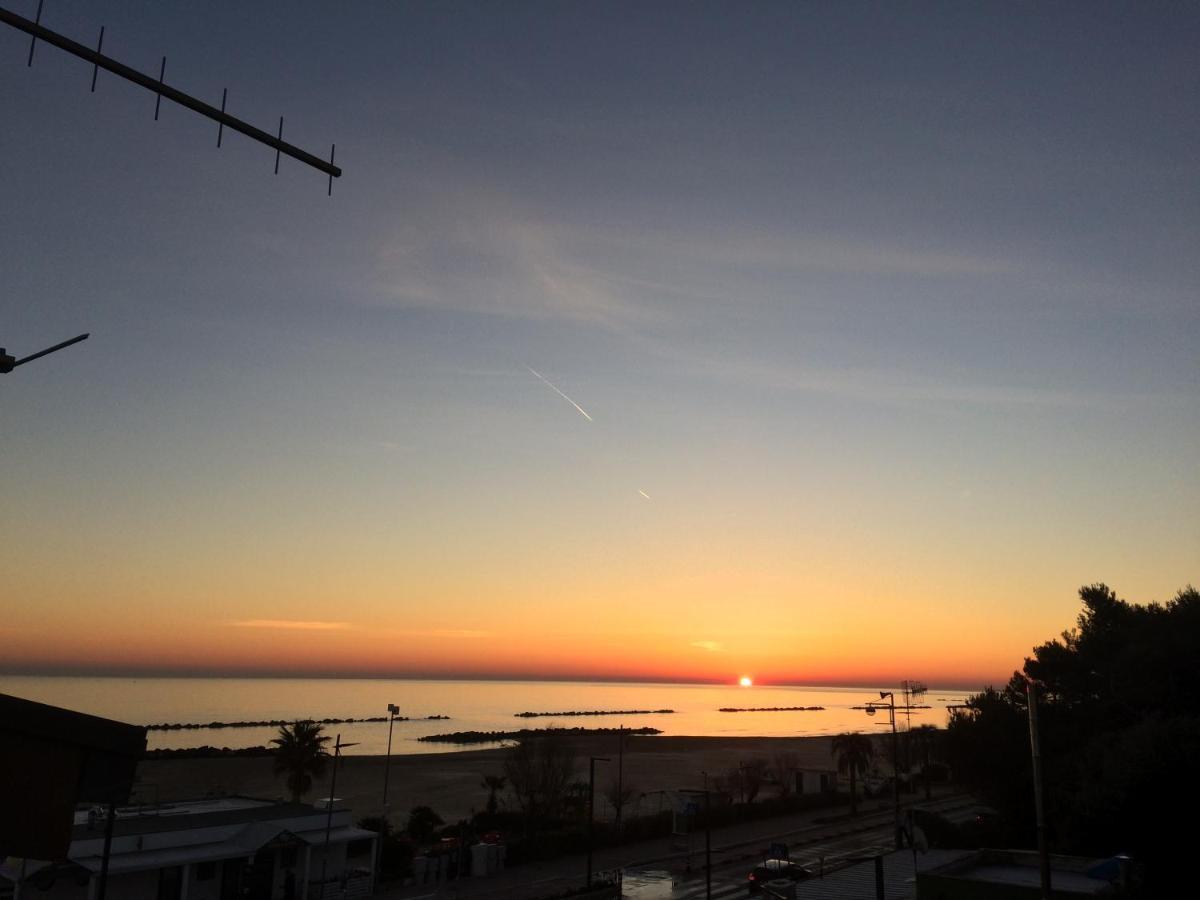 Montesilvano MarinaSunrise Beach House - Sea View公寓 外观 照片